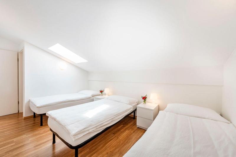 One-Bedroom Bungalow image 4