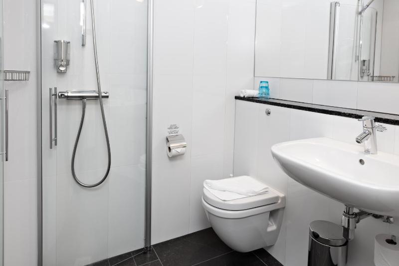 Standard Double Room image 2