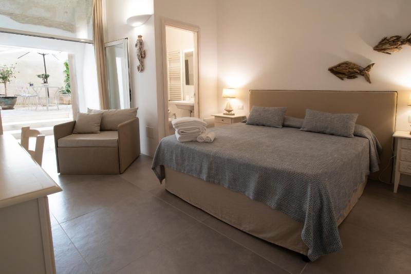 Double Room image 4