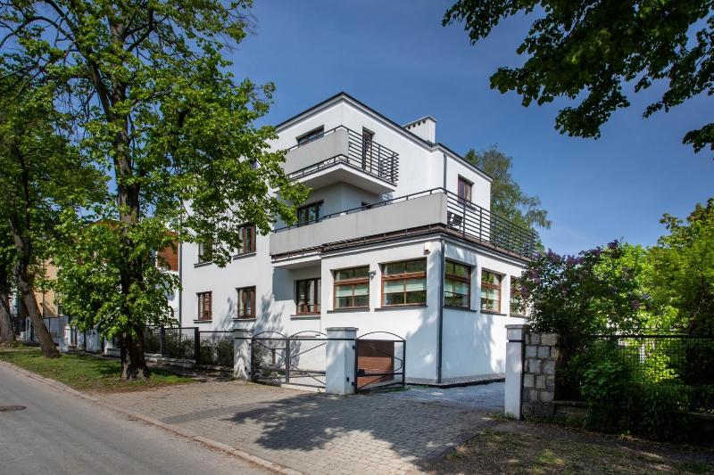 Villa Allegra Apartamenty z ogrodem i salą zabaw darmowy parking i leżaki 5minut do morza - image 11