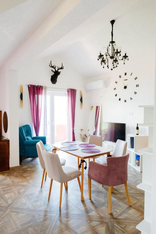 Deluxe Apartment image 1