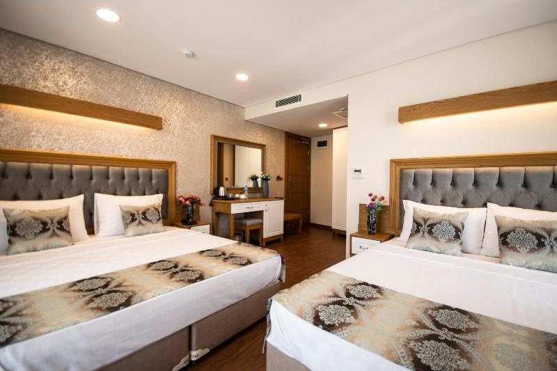 Quadruple Room image 4