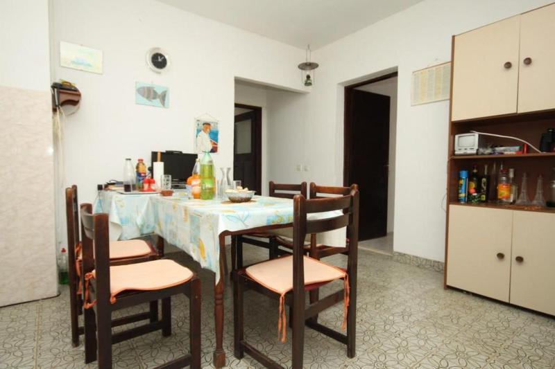 Apartment with Terrace and Sea View image 3