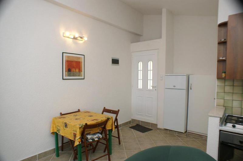 One-Bedroom Apartment with Terrace and Sea View image 3
