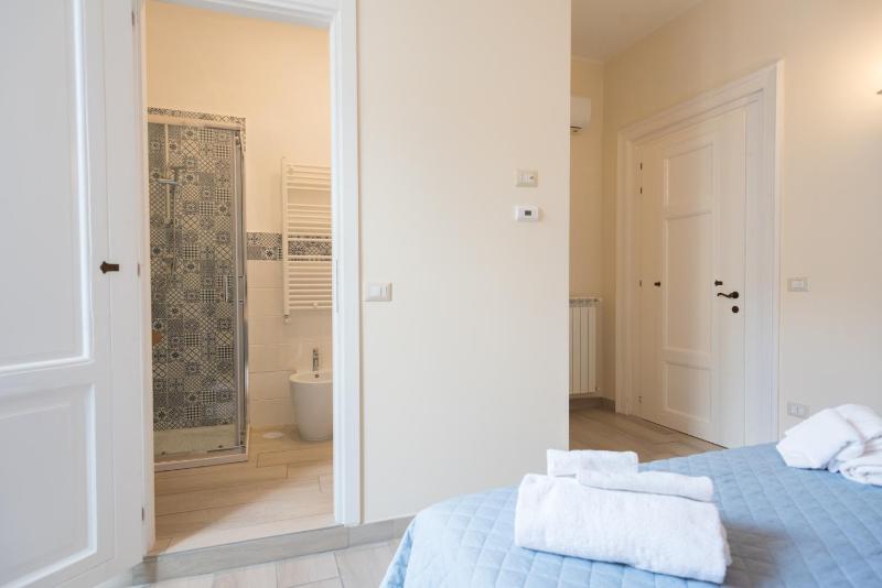 Double Room image 4