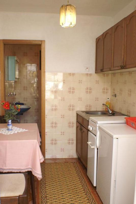 One-Bedroom Apartment with Terrace and Sea View image 3
