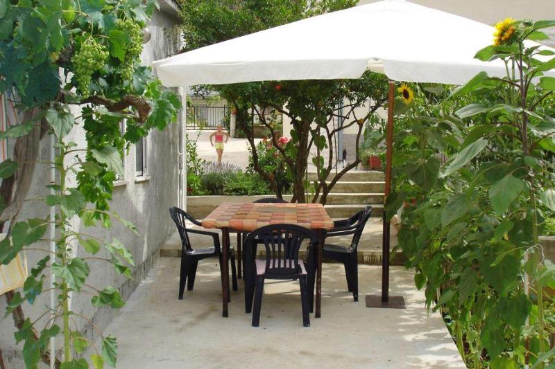 One-Bedroom Apartment with Terrace image 2