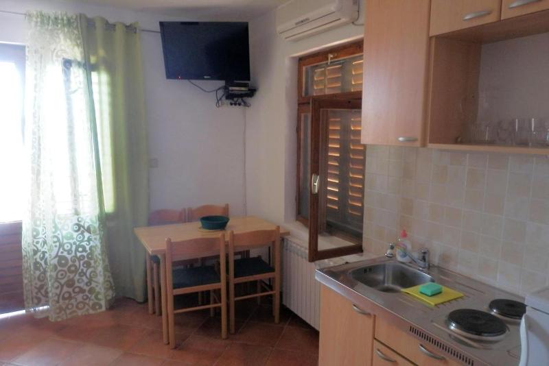 One-Bedroom Apartment with Terrace and Sea View image 3