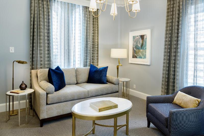 The Lancaster Hotel - image 10