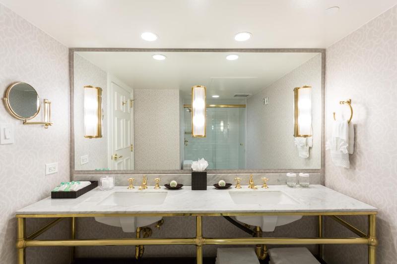 The Lancaster Hotel - image 9