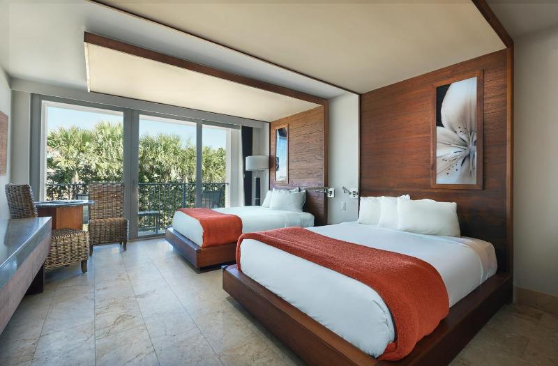 Modern Double Room image 3