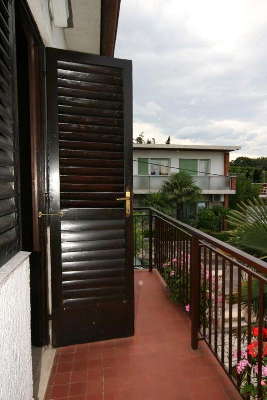 Double Room with Balcony and Sea View image 2