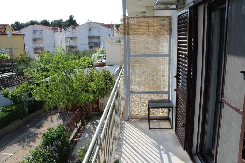 One-Bedroom Apartment with Balcony image 3