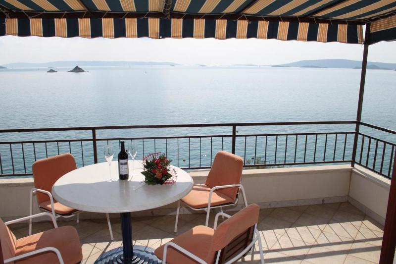 Two-Bedroom Apartment with Terrace and Sea View image 1