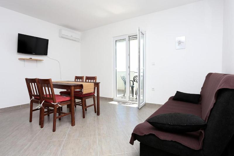 Two-Bedroom Apartment with Terrace and Sea View image 3