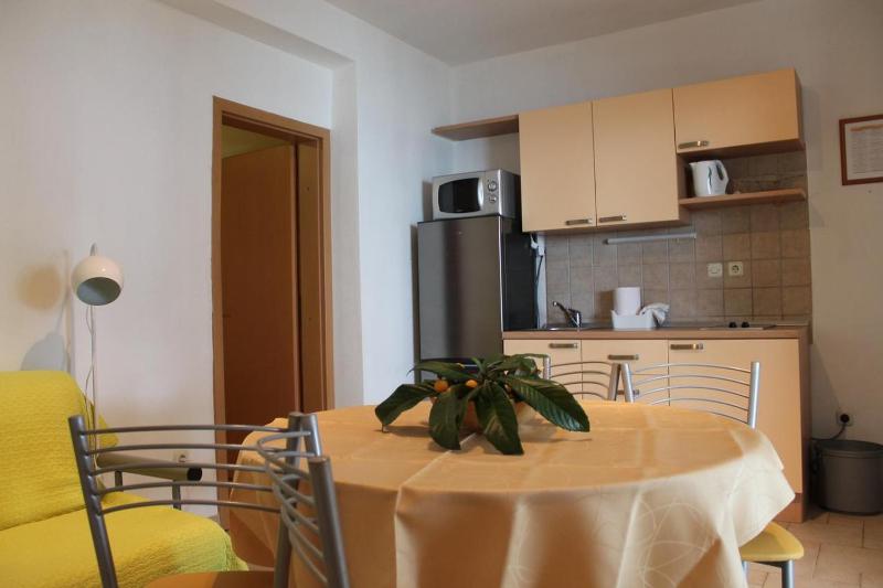 One-Bedroom Apartment with Terrace and Sea View image 2
