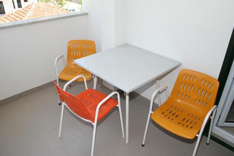 One-Bedroom Apartment with Terrace image 3