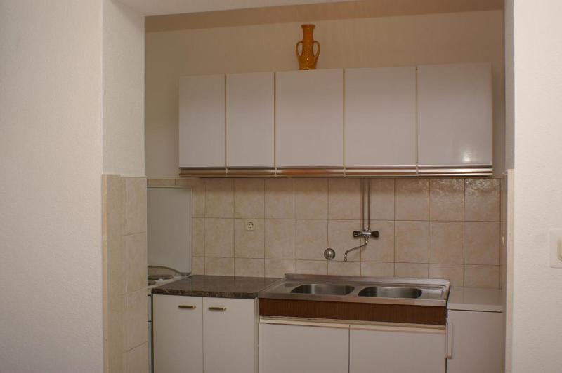 One-Bedroom Apartment with Terrace and Sea View image 3