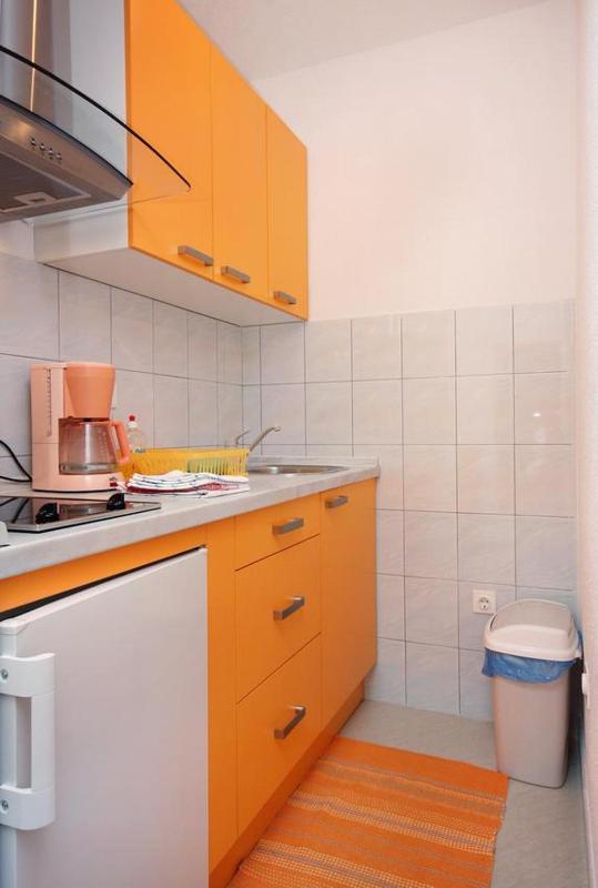 One-Bedroom Apartment with Terrace image 2