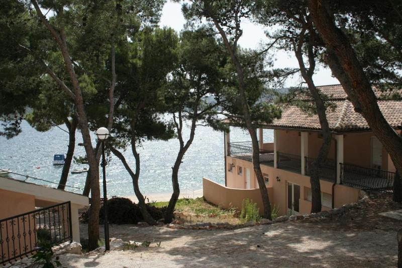 One-Bedroom Apartment with Terrace and Sea View image 1