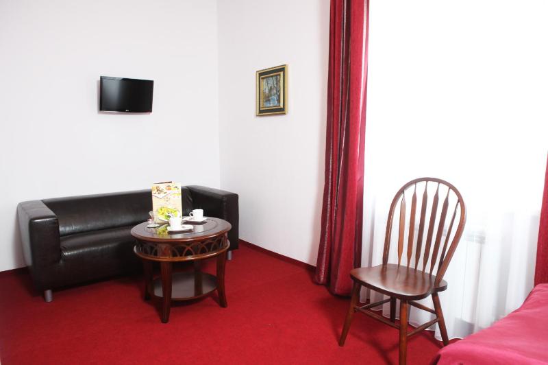 Budget Twin Room image 3