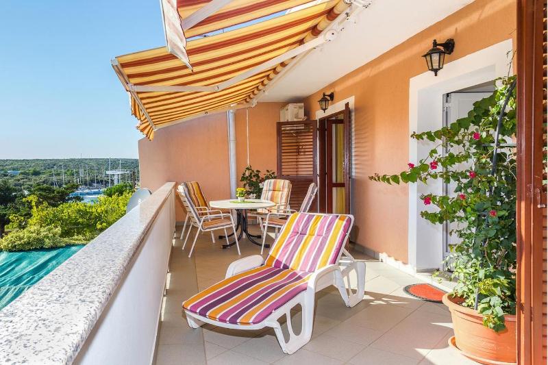 Two-Bedroom Apartment with Terrace and Sea View image 2