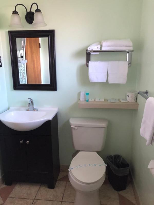 Queen Room image 2