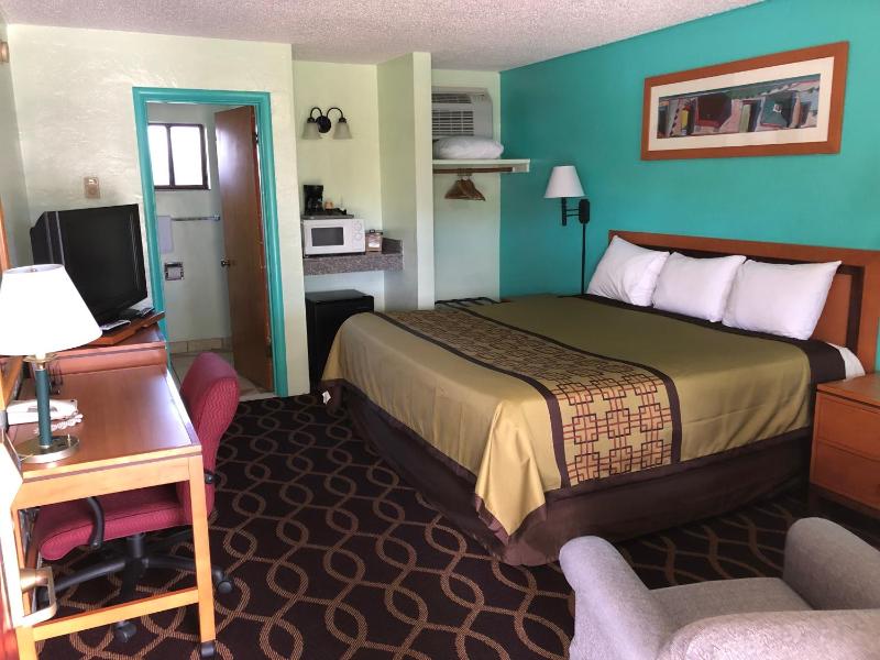 King Room image 3