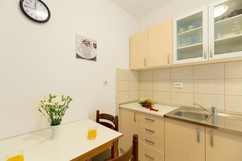 Two-Bedroom Apartment with Terrace and Sea View image 3
