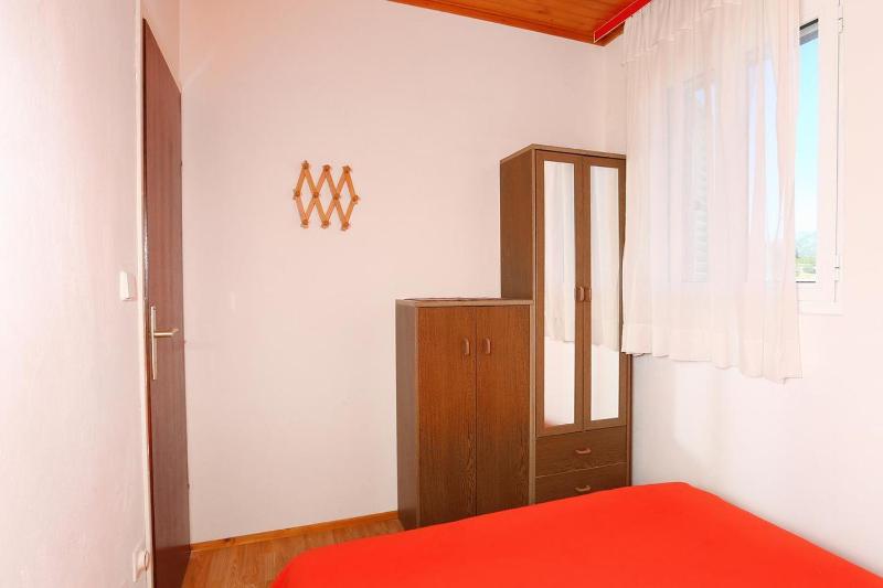 One-Bedroom Apartment with Terrace and Sea View image 3