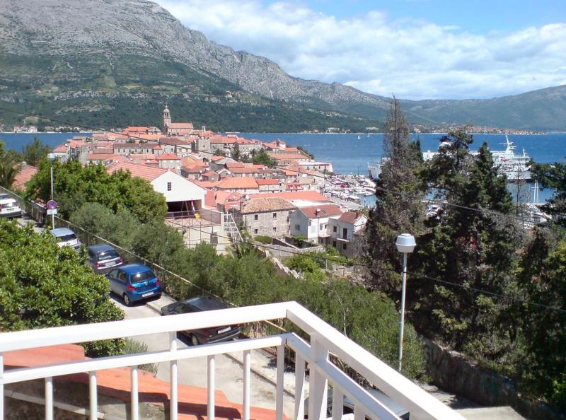 Studio with Balcony and Sea View image 1