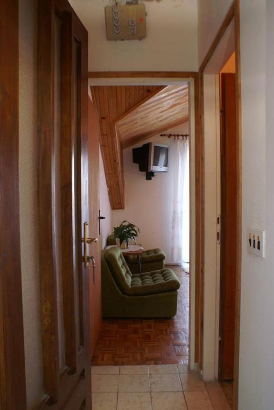 Studio with Balcony and Sea View image 3