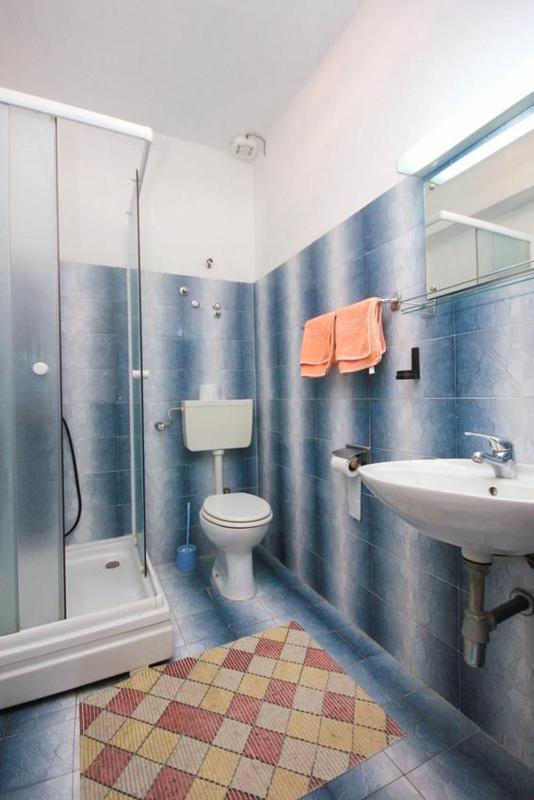 One-Bedroom Apartment image 3