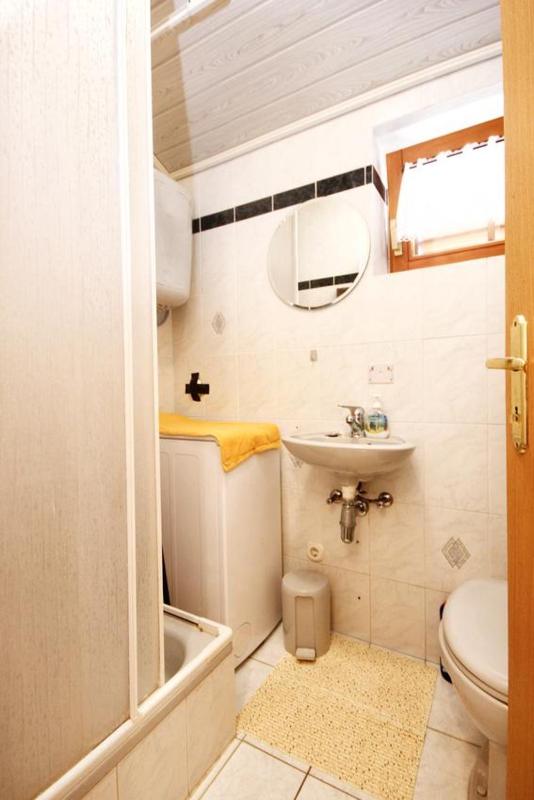 One-Bedroom Apartment with Terrace and Sea View image 3