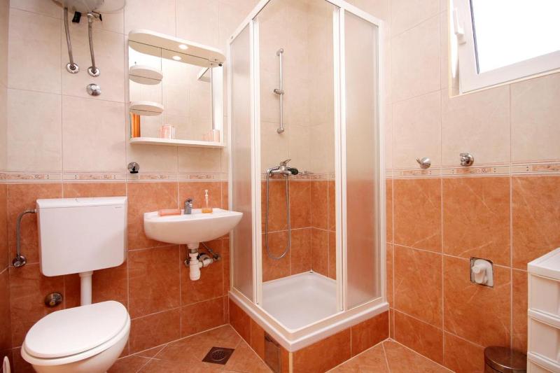 One-Bedroom Apartment with Balcony and Sea View image 3