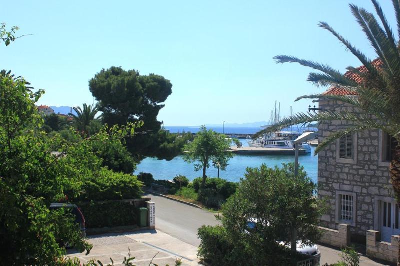 One-Bedroom Apartment with Terrace and Sea View image 2