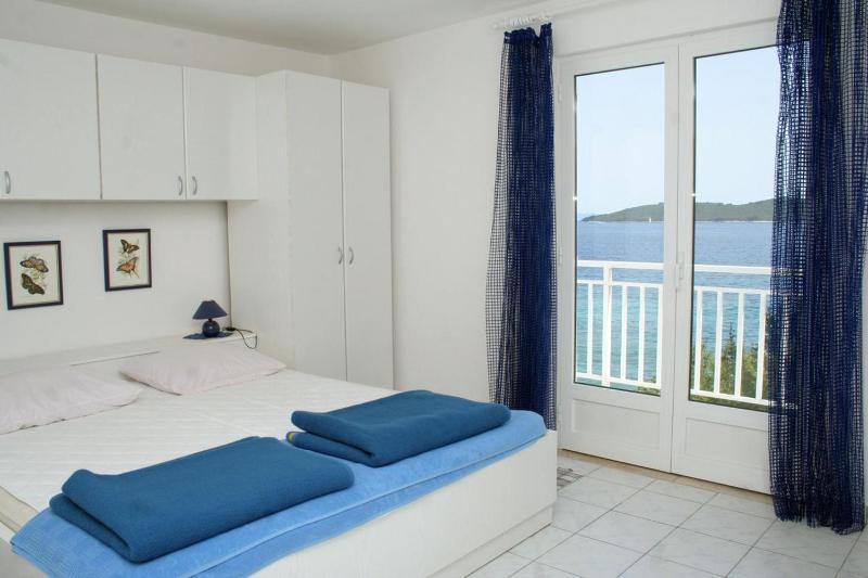 Two-Bedroom Apartment with Terrace and Sea View image 1