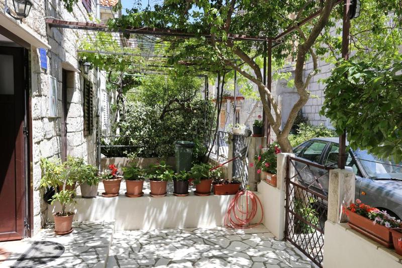 Studio with Terrace image 2