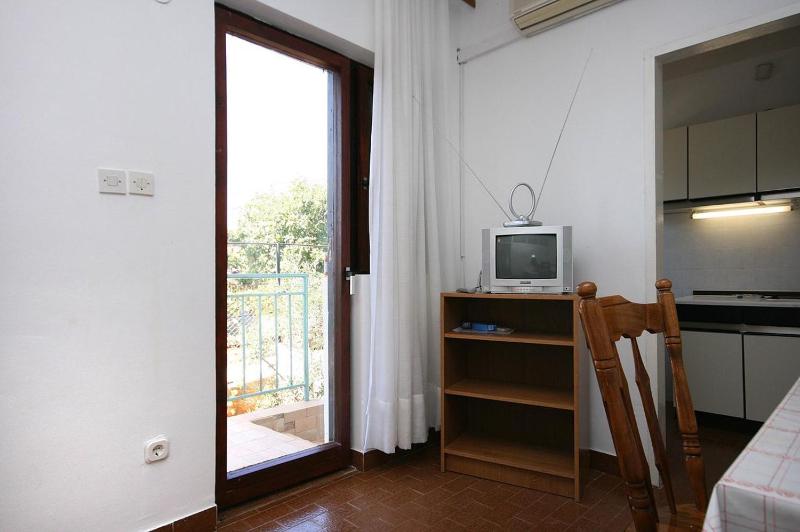 One-Bedroom Apartment with Terrace image 2
