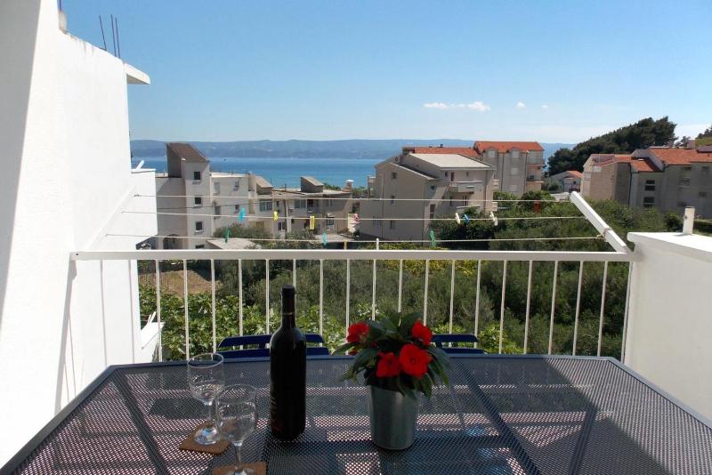 Two-Bedroom Apartment with Terrace and Sea View image 1