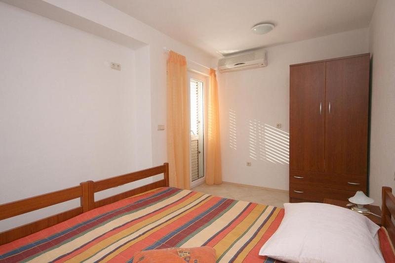 Two-Bedroom Apartment with Terrace and Sea View image 3