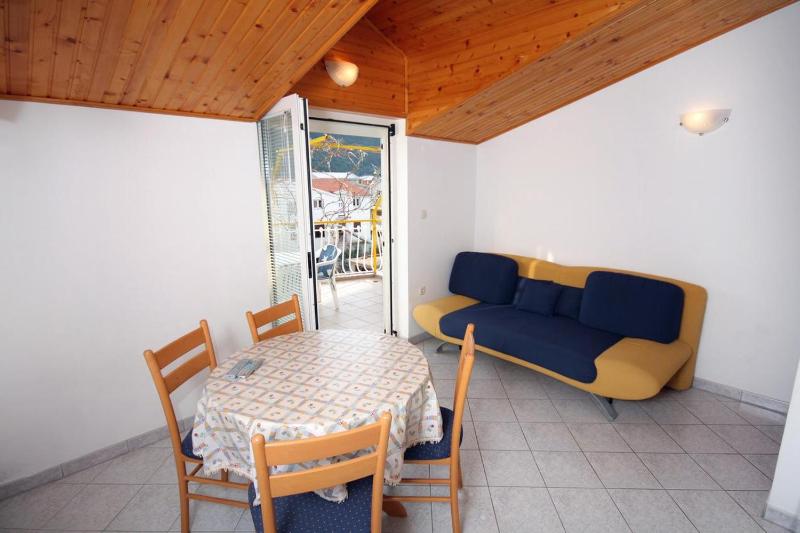 One-Bedroom Apartment with Terrace and Sea View image 1