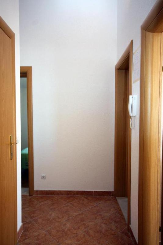 Two-Bedroom Apartment with Balcony and Sea View image 3
