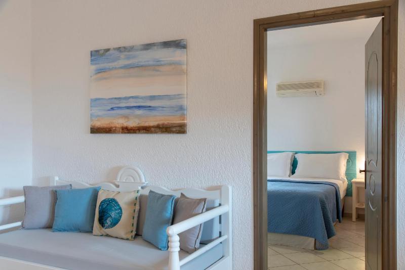 Superior One Bedroom Apartment with Sea View image 4