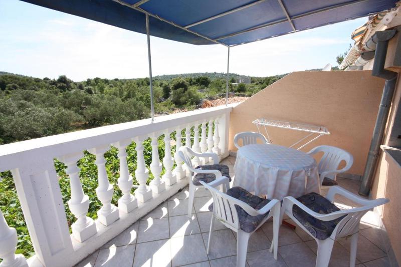 One-Bedroom Apartment with Terrace image 3