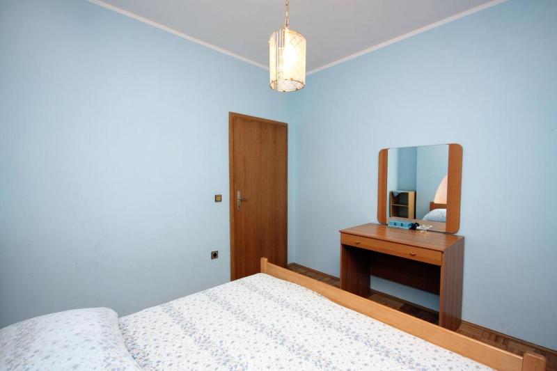 One-Bedroom Apartment with Balcony image 3