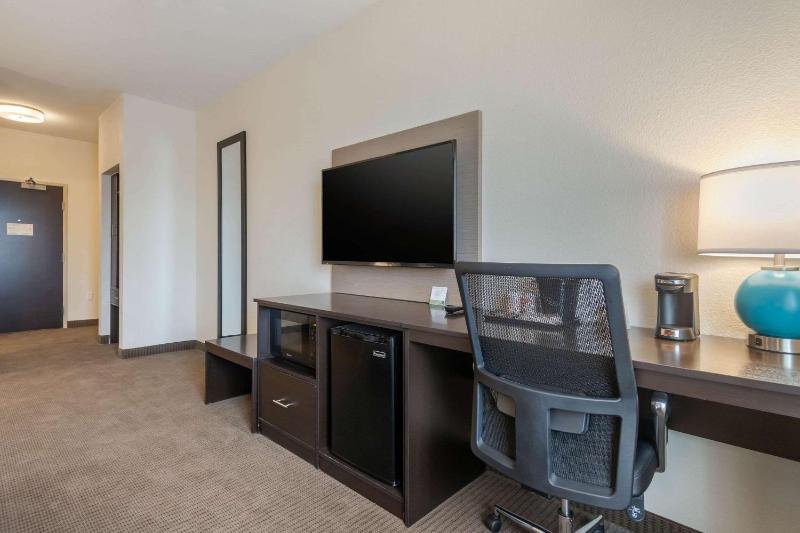 King Room - Non-Smoking image 2