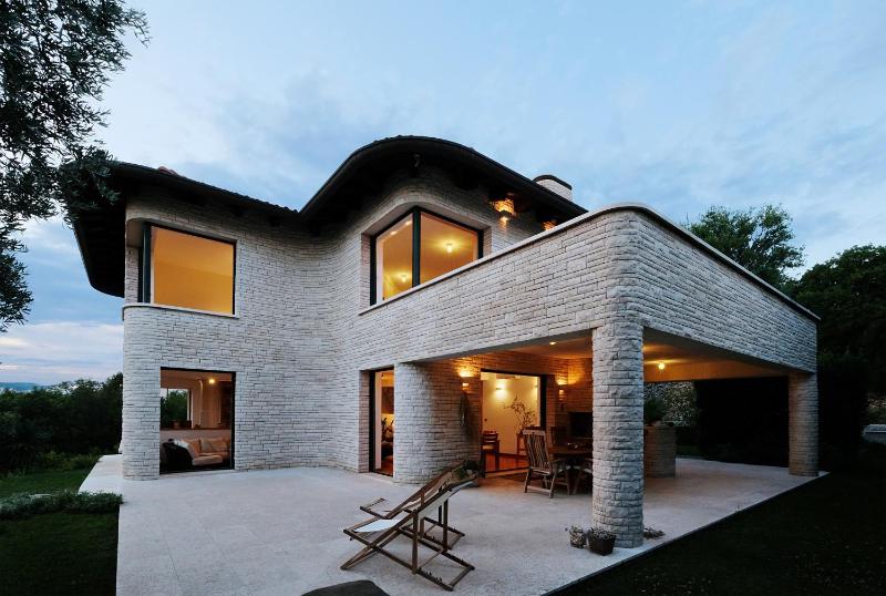 Three-Bedroom Villa image 1