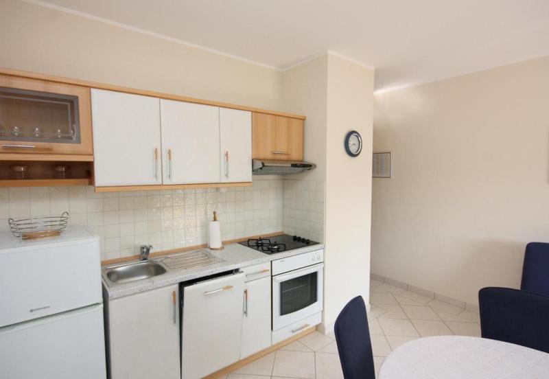 One-Bedroom Apartment with Terrace and Sea View image 1