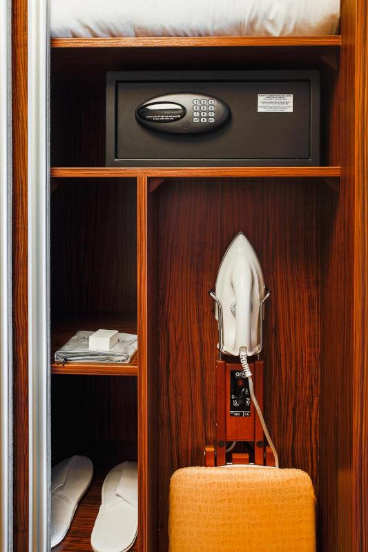 Standard Single Room image 4